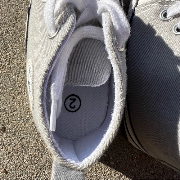 Gray baby cloth lace up shoes size 2 baby first shoes like new - Picture 3 of 9